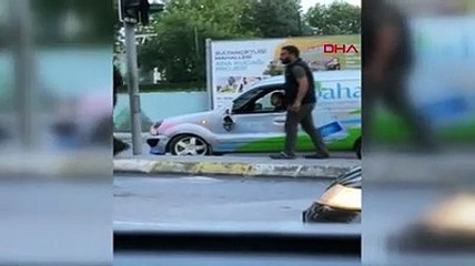 İstanbul trafiğinde ''kazmalı'' maganda dehşeti