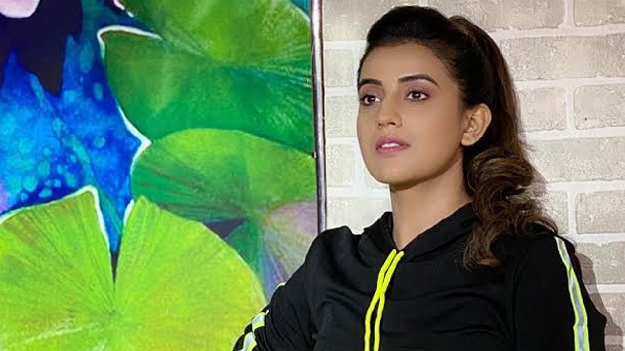 Akshara Singh के इस वीडियो में आपको दिखेगा कुछ ऐसा, जिसे देख उड़ जाएंगे आपके होश!!