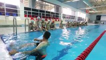 Minik yüzücülerin hedefi olimpiyatlara katılmak