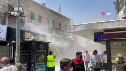 500 yıllık tarihi kapalı çarşıda korkutan yangın