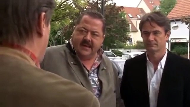 Die Rosenheim Cops - Staffel 7 Folge 23 - Eine Leiche, keine Leiche
