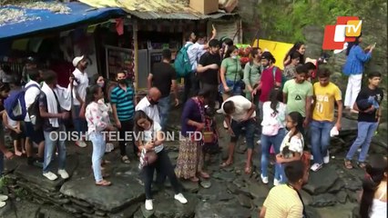 Tourist Influx On Rise In Himachal, Covid Guidelines Go For Toss