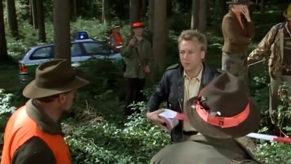 Video herunterladen: Die Rosenheim Cops - Staffel 6 Folge 18 - Der Jäger ist des Jägers Tod