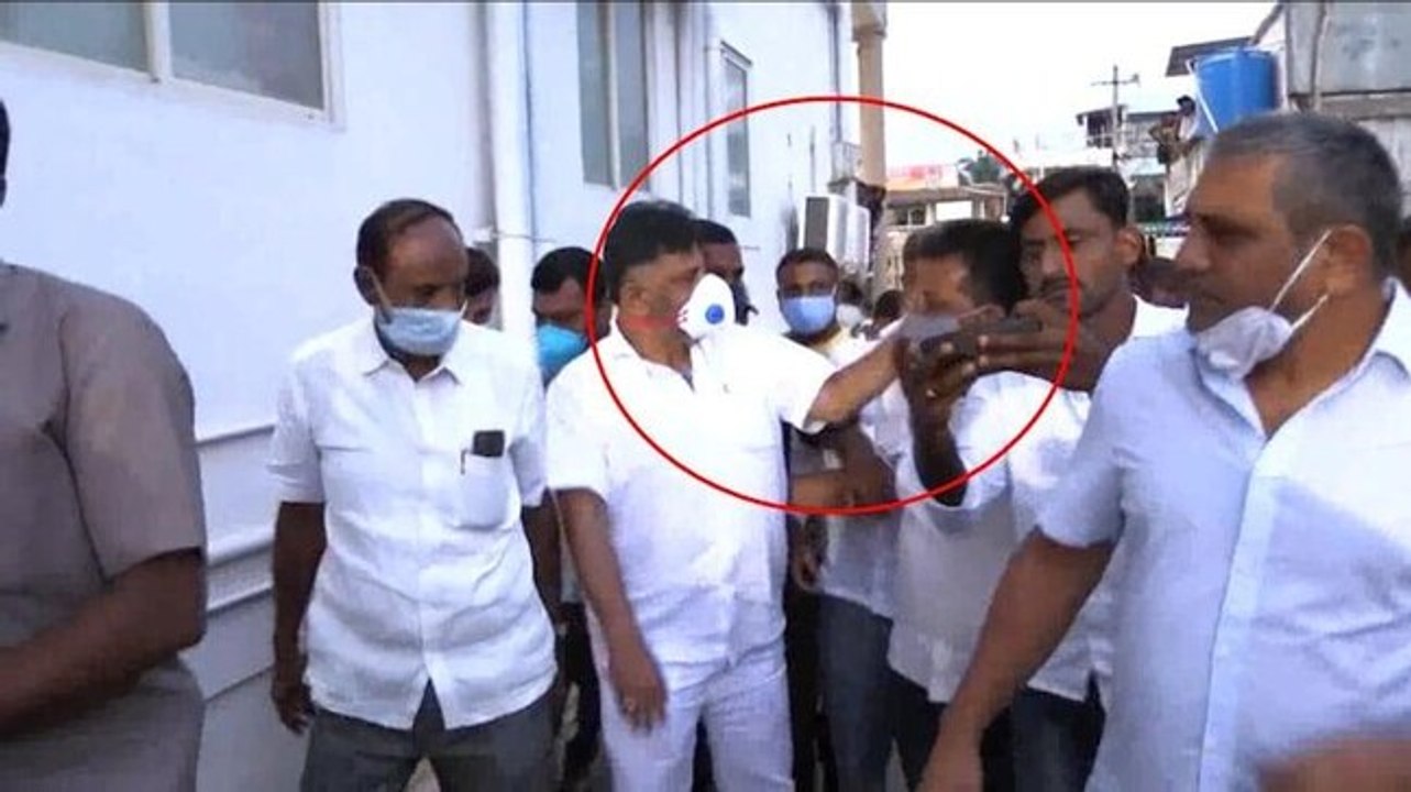Watch: DK Shivakumar slaps Congress worker for keeping hand on his shoulder