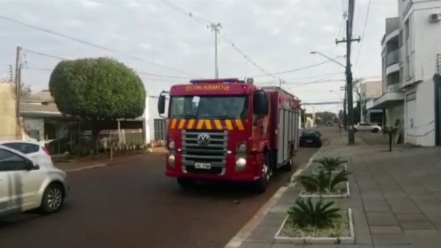 Abelhas atacam moradores na Rua Paraguai e Corpo de Bombeiros é acionado