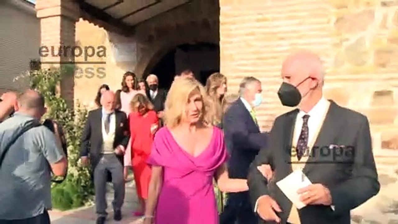 Miriam Lapique emocionada tras la boda de su hijo Felipe Cortina