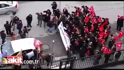 İşçi Partili 'Komün-itler'den Akit önünde protesto