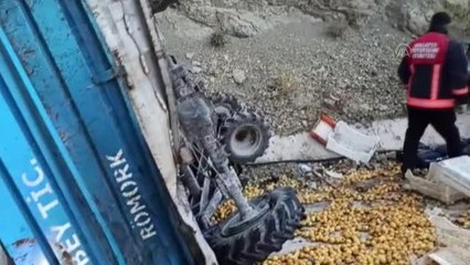 Otomobil ile tarım aracı çarpıştı: 2 yaralı