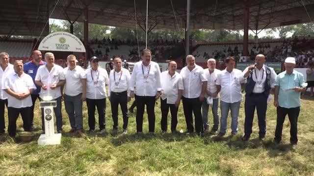 660. Tarihi Kırkpınar Yağlı Güreşleri'nde çeyrek final müsabakaları tamamlandı