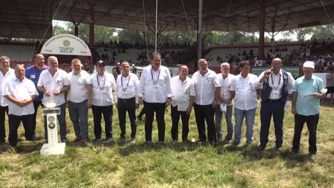 660. Tarihi Kırkpınar Yağlı Güreşleri'nde çeyrek final müsabakaları tamamlandı
