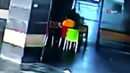 Doktor ve başhekim yardımcısı hastaneyi birbirine kattı