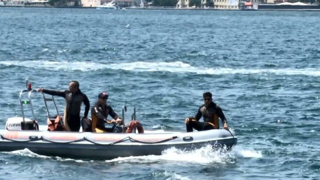 Kuzguncuk’ta serinlemek için denize giren kişi kayboldu