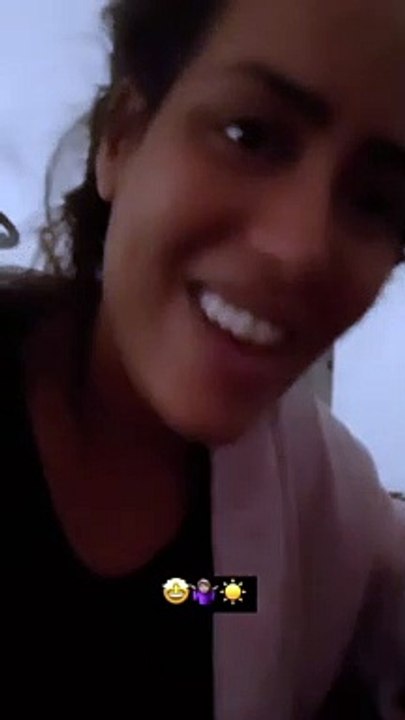 Amel Bent donne un cours de chant à sa fille su...
