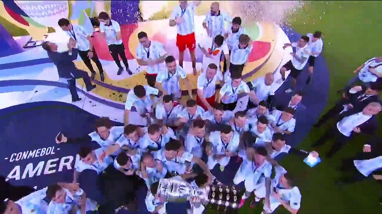 Leo Messi lifting Copa America Trophy@ Copa America 2021 Final