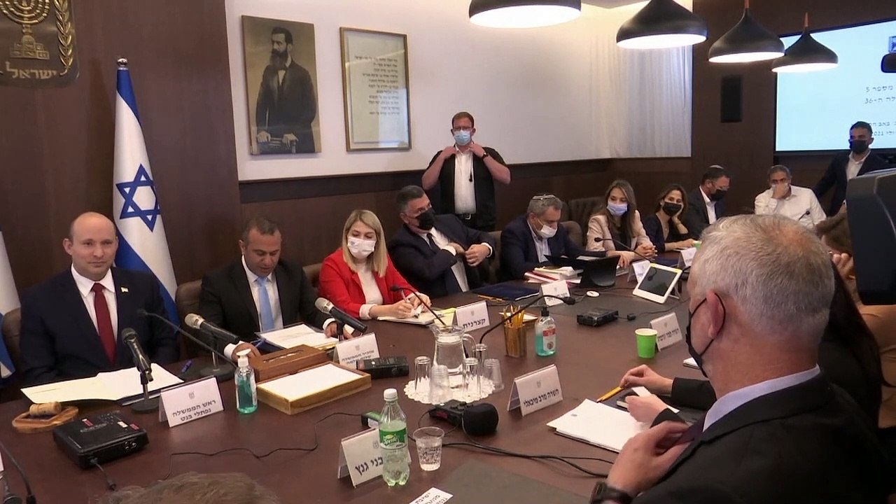 Israel: Regierungschef besorgt Corona-Impfstoff für Teenager