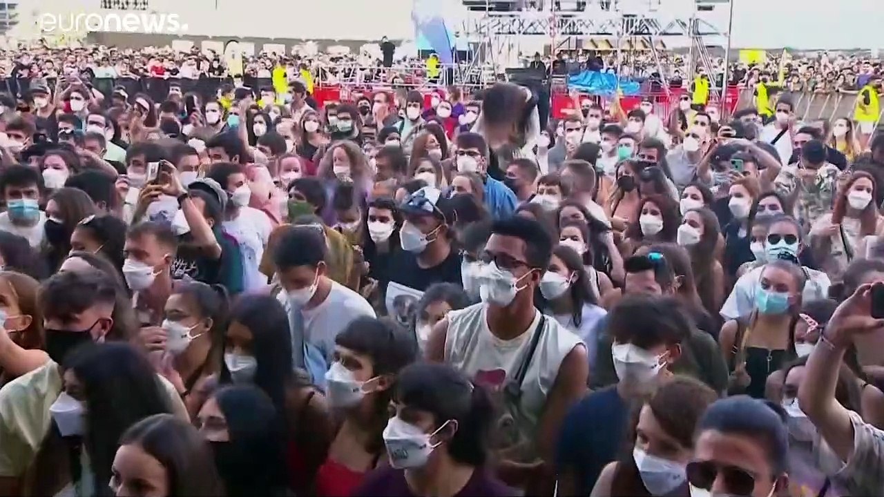 Festival Cruïlla Reúne Dezenas De Milhares De Pessoas Em Barcelona Vídeo Dailymotion 3263