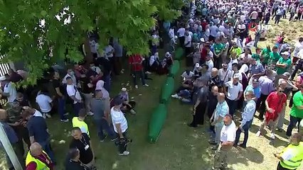 Srebrenitsa Soykırımı'nın kimliği tespit edilen 19 kurbanı daha toprağa verildi
