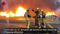 Incendio en un almacén de corcho en San Vicent de Raspeig (Alicante)