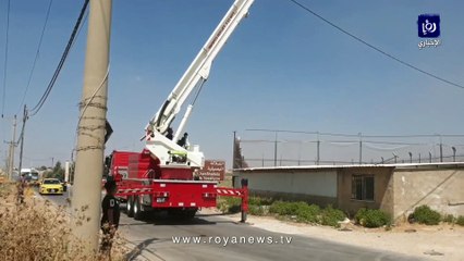 الدفاع المدني يخمد حريق مستودع لقطع السيارات شرق اربد