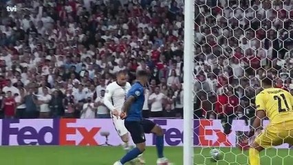 Así celebraron el primer gol de Inglaterra David Beckham y Tom Cruise