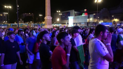 Télécharger la video: Euro2020, Italia campione d'Europa: la festa dei tifosi a Roma