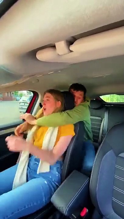 These 20 Annoying Moments Only Girls Can Understand