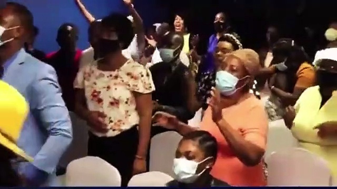 Beje mwen se yon rwa damou | mwen koube mwen byen ba devanw poum diw mèsi | Jemps benoit