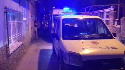 Bıçakla yaralanan kadın hastaneye kaldırıldı