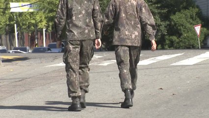 군도 4단계 거리두기 돌입...면회 전면 중단·휴가·외출 통제 / YTN