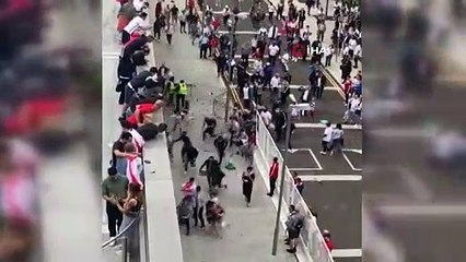 İngiliz taraftarların maç öncesi Wembley arenayı birbirine kattığı anlar böyle görüntülendi