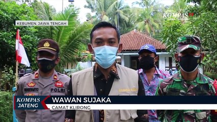 Warga Isoman Pasang Bendera Merah Putih