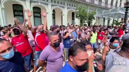 Küba'da halk sokağa indi