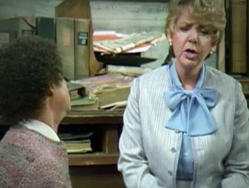 Barney Miller S07E21 The Rainmaker