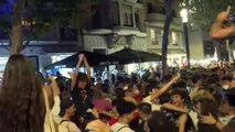 Cientos de italianos celebran en Barcelona la victoria en la Eurocopa