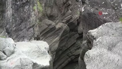 Kazankaya Şelalesi hayran bırakıyor