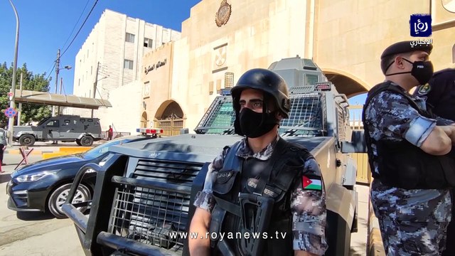 لقطات من أمام محكمة أمن الدولة قبيل بدء جلسة النطق بالحكم في قضية الفتنة