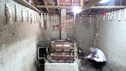 Unutulmaya yüz tutmuş altın değerindeki mesleği 10 günde öğretiyor