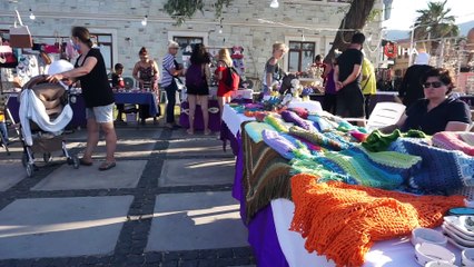 Foça'da üretici kadınlar, el emeği ürünleriyle aile bütçesine katkı sağlıyor