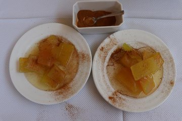 Yazın serinleten meyvesi karpuz, kabuğuyla da ağızları tatlandırıyor