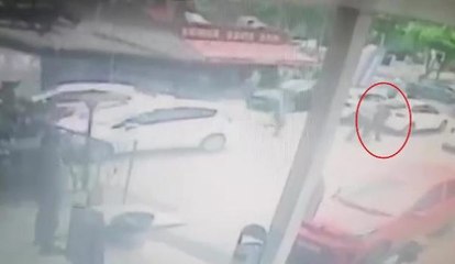 BEYLİKDÜZÜ'NDE CEP TELEFONU ÇALAN ŞÜPHELİ YAKALANDI