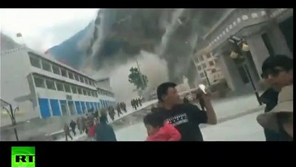 İşte Nepal'deki depremin korkunç görüntüleri!