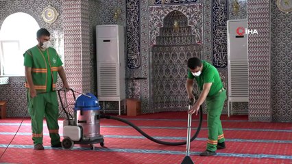 Çankaya Belediyesi'nden bayram öncesi cami temizliği