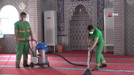 Çankaya Belediyesi'nden bayram öncesi cami temizliği