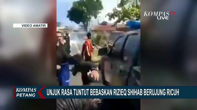 Unjuk Rasa Tuntut Bebaskan Rizieq Shihab Berujung Ricuh