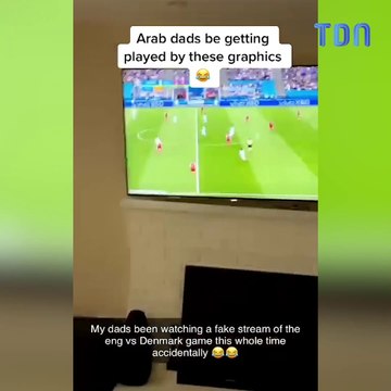 Il confond les images du jeu FIFA avec un vrai match de foot qu'il regarde depuis 45 min