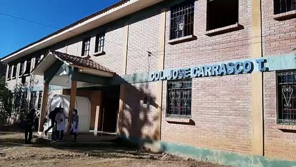 Profesores del Colegio José Carrasco de Totora no asistieron a pasar clases este lunes