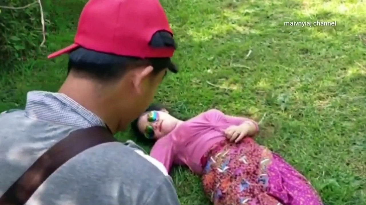 93.Plees khav plees tub kheej