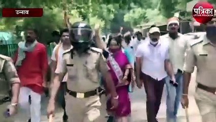 महंगाई के खिलाफ कांग्रेस कार्यकर्ताओं ने किया प्रदर्शन