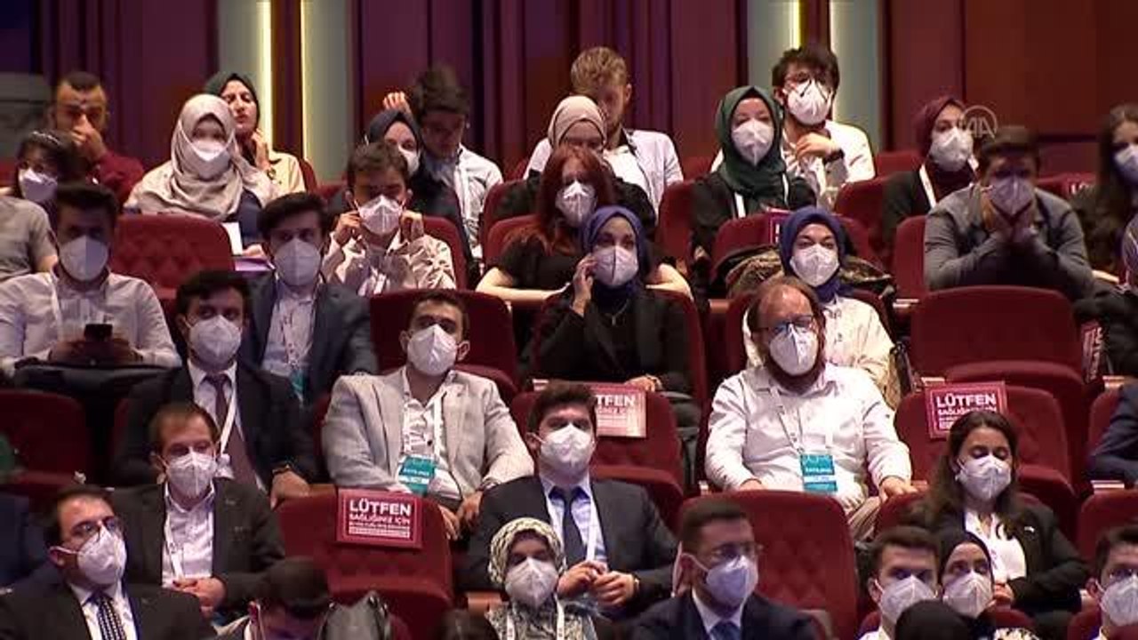 Son dakika haberleri... Cumhurbaşkanı Erdoğan: "(Gençlere) Sizler ülkemizin geleceğini farklı şekilde hem inşa hem de ihya edeceksiniz"