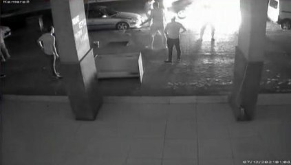 Son dakika... Antalya'da yanan otomobildeki can pazarı güvenlik kamerasında
